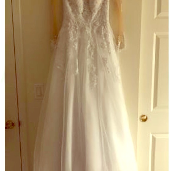 Stella York wedding gown - Picture 2 of 4